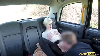 Fake Taxi -  Autoficken zahlt nicht den Fahrpreis.