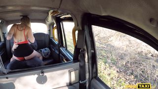 Fake Taxi - Big Assed Tante wird in einem Taxi anal HD 720