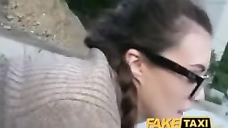 faketaxi_standed_french_tourist_earns_cash