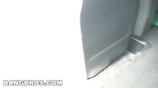 BANGBROS - Bella Bellz Gets Ready for the Bang Bus (bb14521)