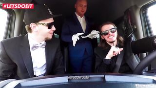 Blonde Tourist-Girl need to fuck on the way to the airport (Blanche Bradburry)