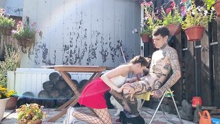 Vallery Ray - Трахнул шалаву во дворе, пока соседи за забором не видят