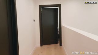 Amber Alena, Kocası Alt Kattayken Aldatıyor | Aldatma Porno İndir Altyazılı