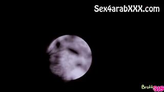 سكس مترجم - الاخت ذات الرداء الأحمر تتناك من الاخ الذئب الكبير الشرير المخادع فى عيد الهالوين