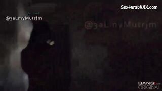 عاهرة مربربة في مسرح الجريمة