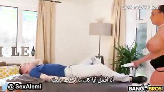 الام المربربة تحصل علي مساچ