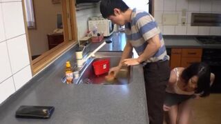 سكس ياباني محارم يدخل ورا امه الحمام وهو عاري - fakedriver.net